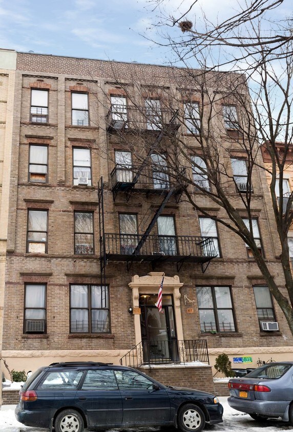 Foto principal - 266-268 67th St