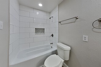 Building Photo - 16911 Cairngale St