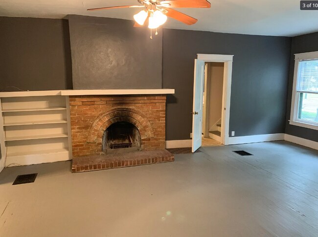 Foto del edificio - 4 Bed 1.5 Bath Home East Campus