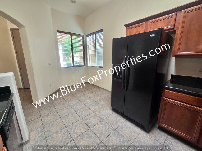 Foto del edificio - 5541 N Silver Stream Way