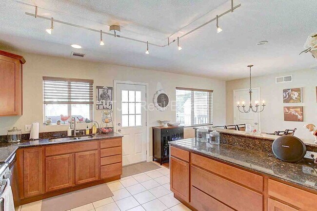 Foto del edificio - 795 Salem St