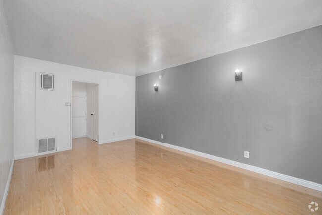 1 habitación, 1 baño - 675 pies cuadrados - Sala de estar - 1216 N Las Palmas Ave