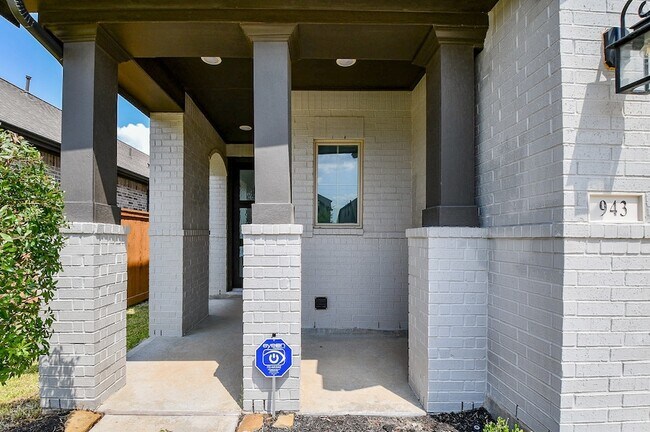 Foto del edificio - 943 Malibu Shr Ln