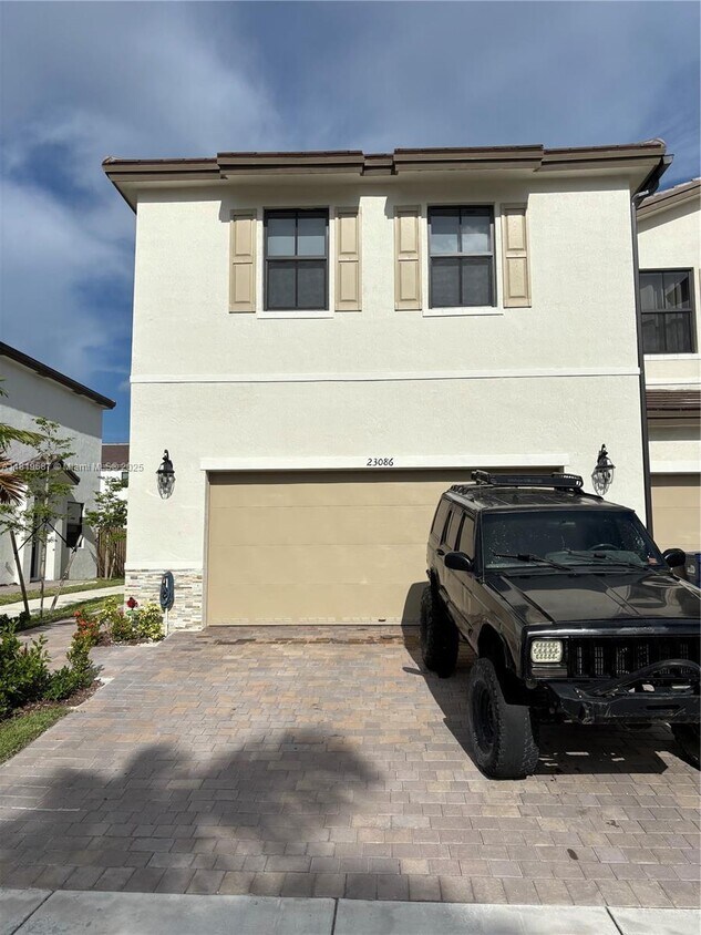 Foto principal - 23086 SW 130th Ave