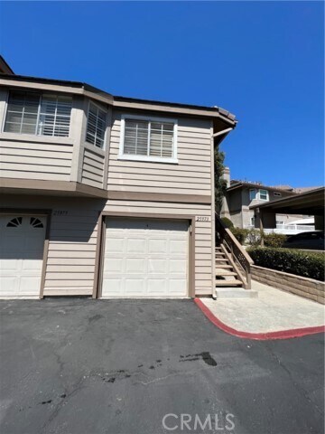 Foto principal - 25973 Atherton Ave