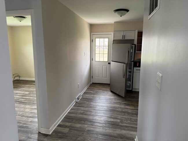 Building Photo - 5602-4 Aspen Ave