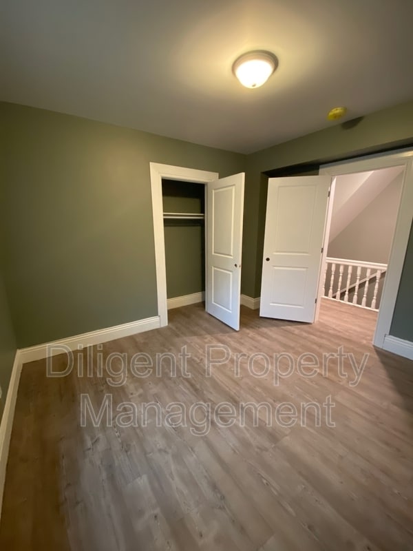 Building Photo - 203 Rubidge St