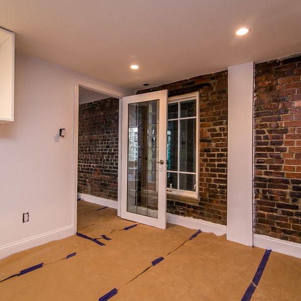 Building Photo - 132 Meserole Ave