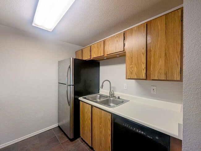 Foto del edificio - 2Bd/1.25Ba Lake Forest Park Condo