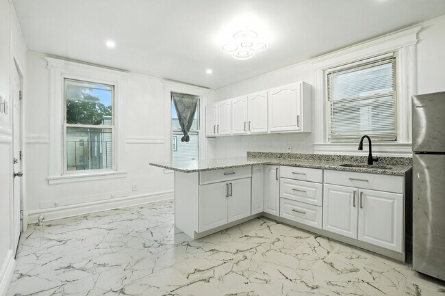 Foto del edificio - 97 Hopkins Pl