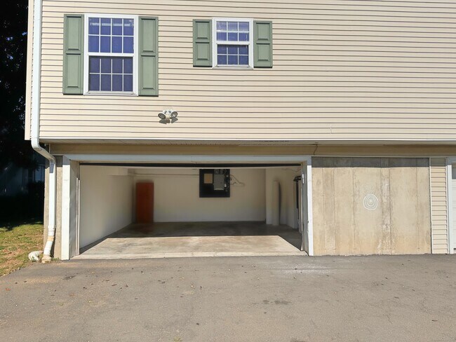 Foto del edificio - 138 W Cedar St