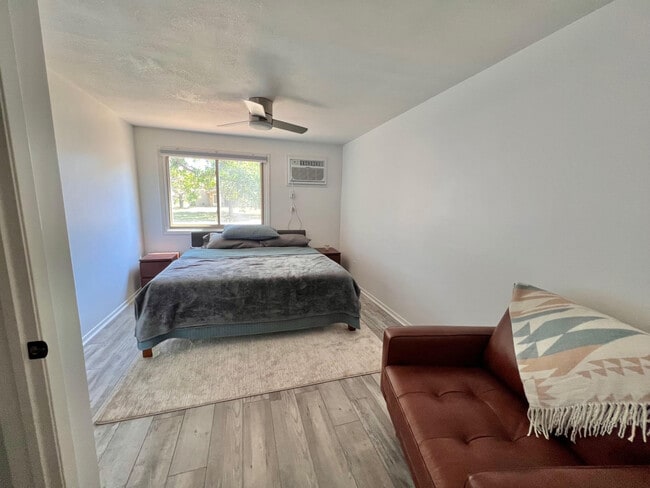 Master Bedroom - 8850 Jasmine Ln