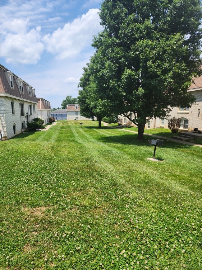 Building Photo - Huntley Ridge East at Handley Ln.