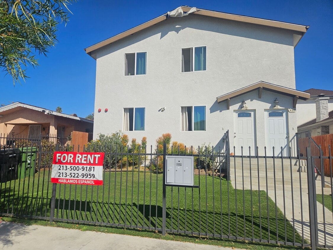 All Bed& Bath at 1st ,2 car Assigned Parking Space at back with access alley,tile &laminate floor... - All Bed& Bath at 1st ,2 car Assigned Parking Space at back with access alley,tile &laminate floor...