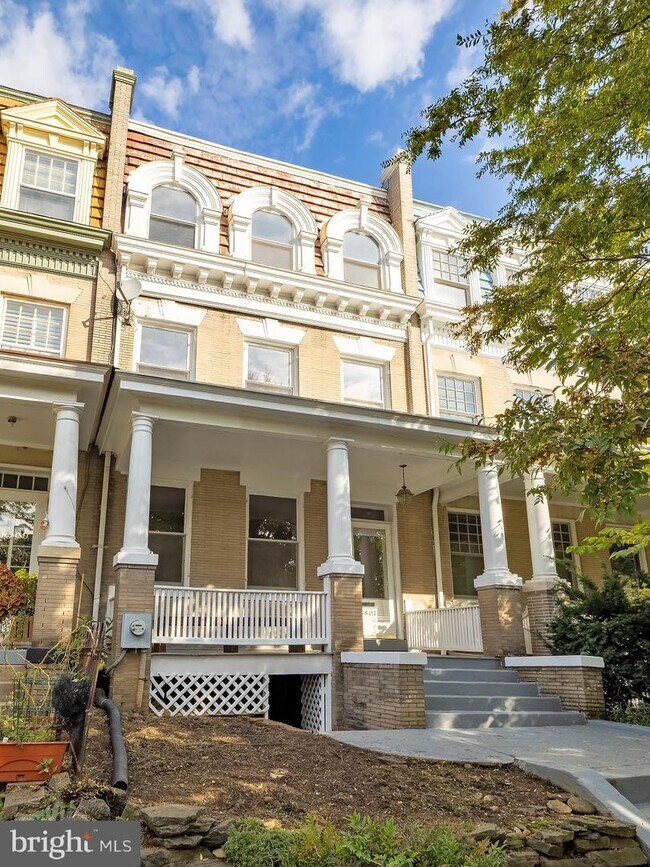 Building Photo - 1807 Monroe St NW