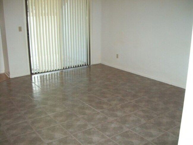Foto del edificio - 670 SE 28th Pl