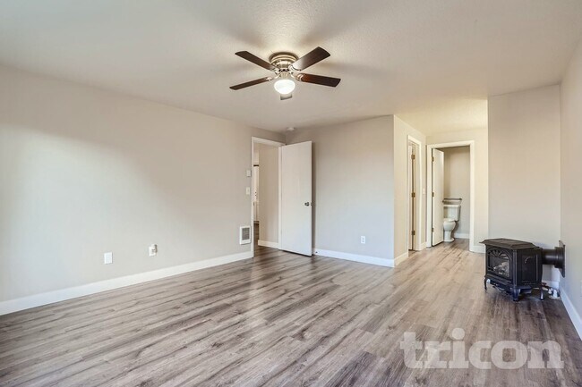 Foto del edificio - 803 NW 20th Cir