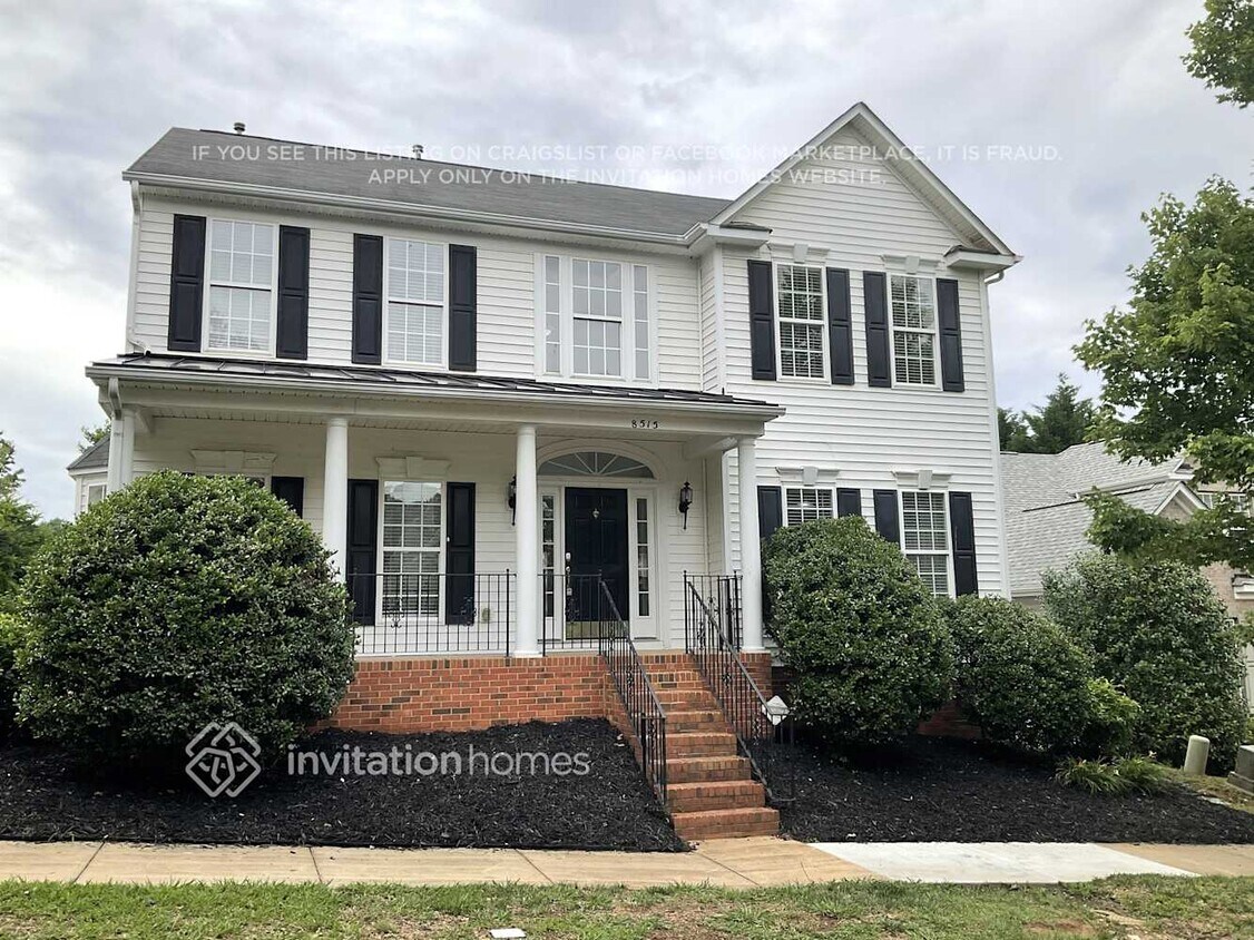 Foto principal - 8515 Castledown Dr