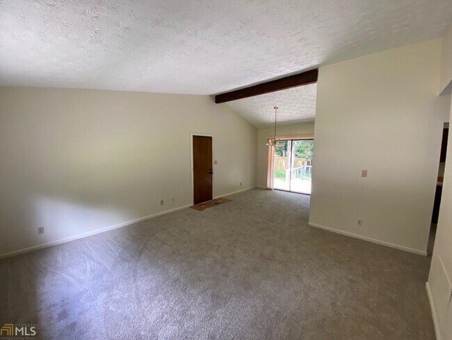 Building Photo - 114 Doubletrace Ln