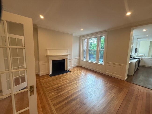 Building Photo - 1726 Beacon St