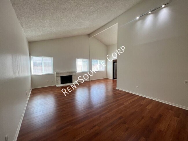 Foto del edificio - 4 Bedroom, 2 Bathroom Single Story Home fo...