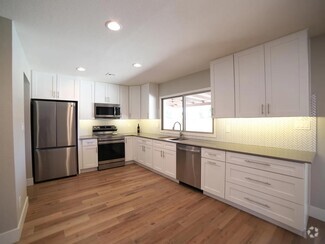 Building Photo - 4722 S Taylor Dr
