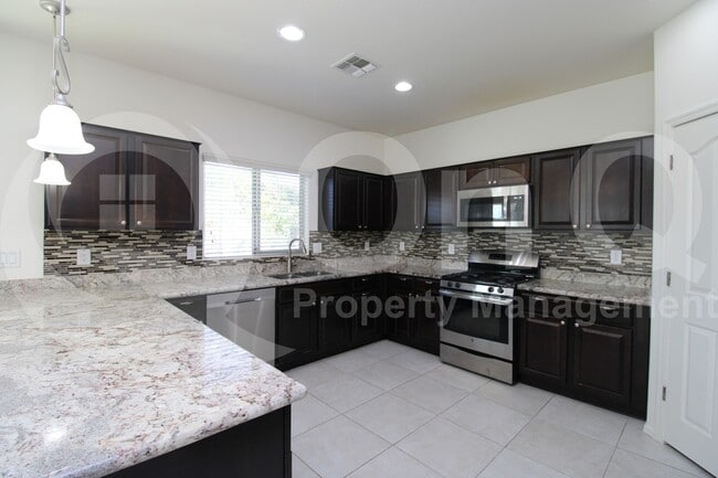 Building Photo - 1819 W Bonanza Dr