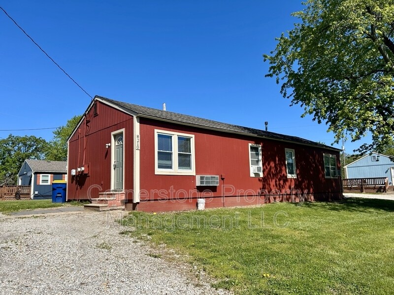 Foto principal - 8210 Oak Dr