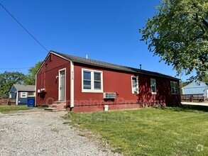 Building Photo - 8210 Oak Dr