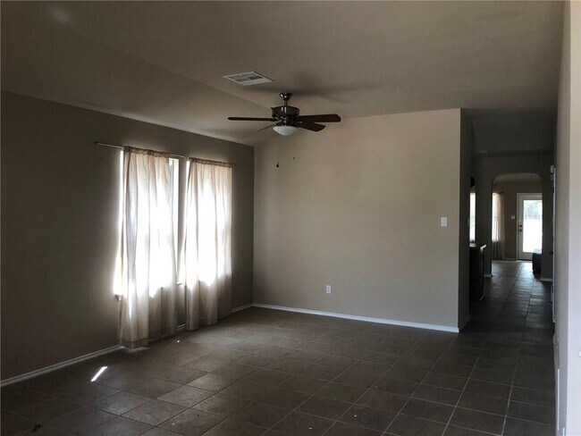 Foto del edificio - 11512 McDows Hole Ln