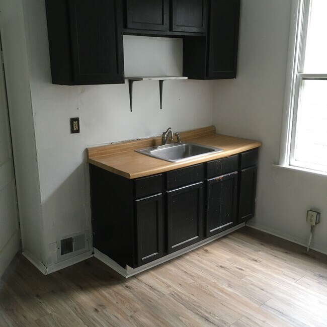 Foto del edificio - 3916 Butternut St