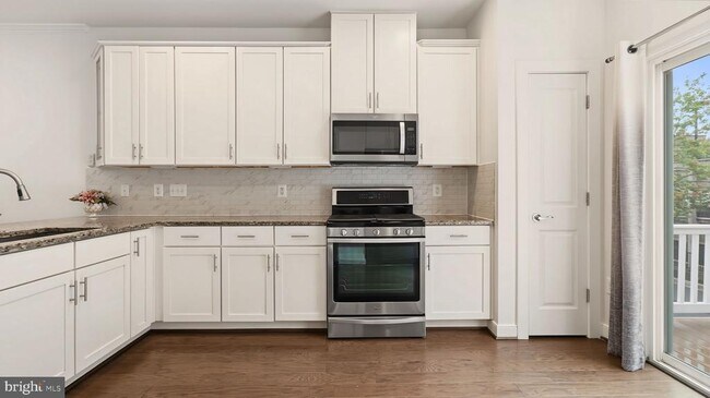 Foto del edificio - 9824 Fields Rd