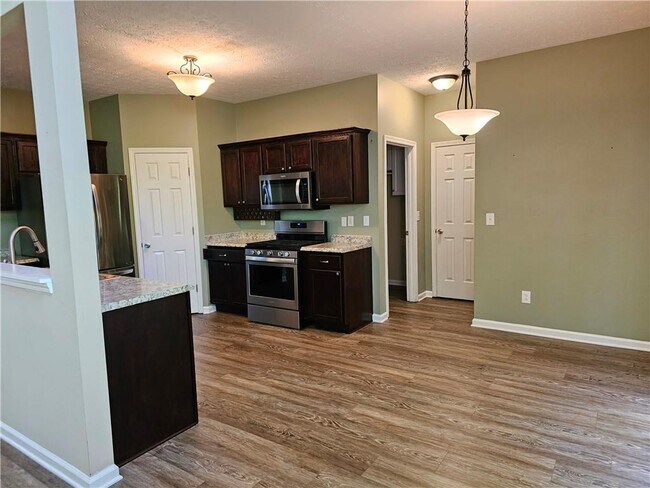Building Photo - 2350 Kirkstone Dr