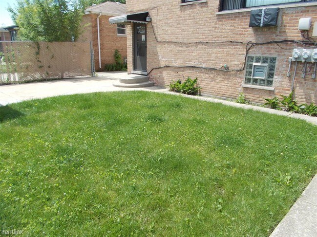 Building Photo - 393 Yates Ave