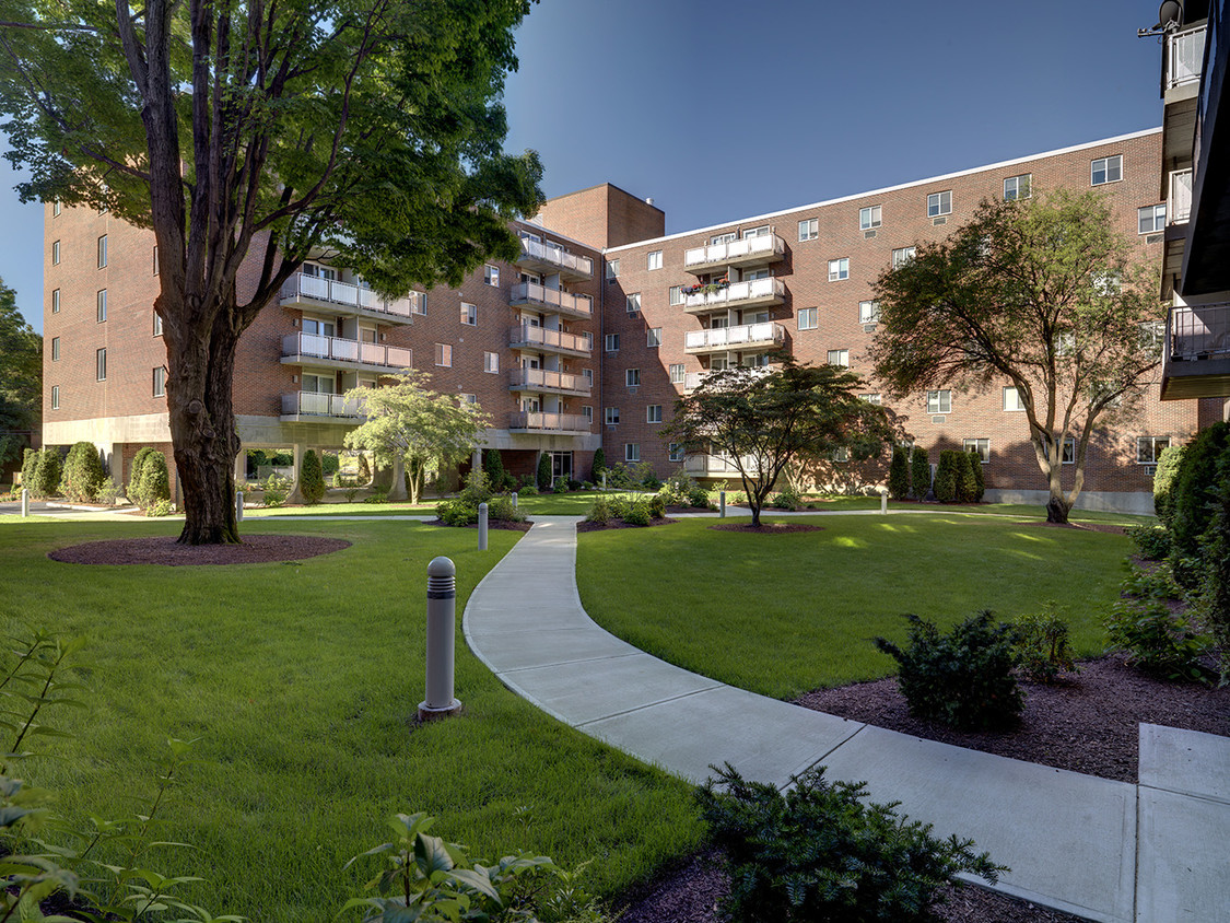 Primary Photo - Edmands House Apartments