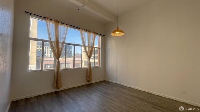 Building Photo - 375 12th St
