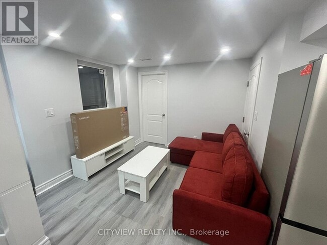 Photo du bâtiment - 3432 Fountain Park Ave