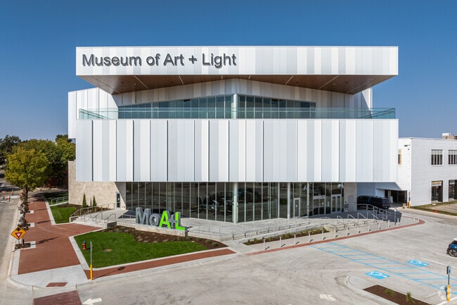 Locals & visitors enjoy the many things Manhattan has to offer, like the Museum of Art + Light.