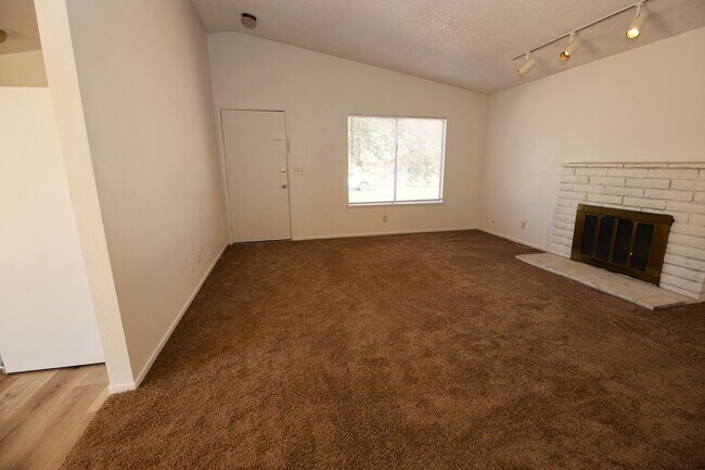 Foto del edificio - Great 3bed/2bath Home in Spring Valley