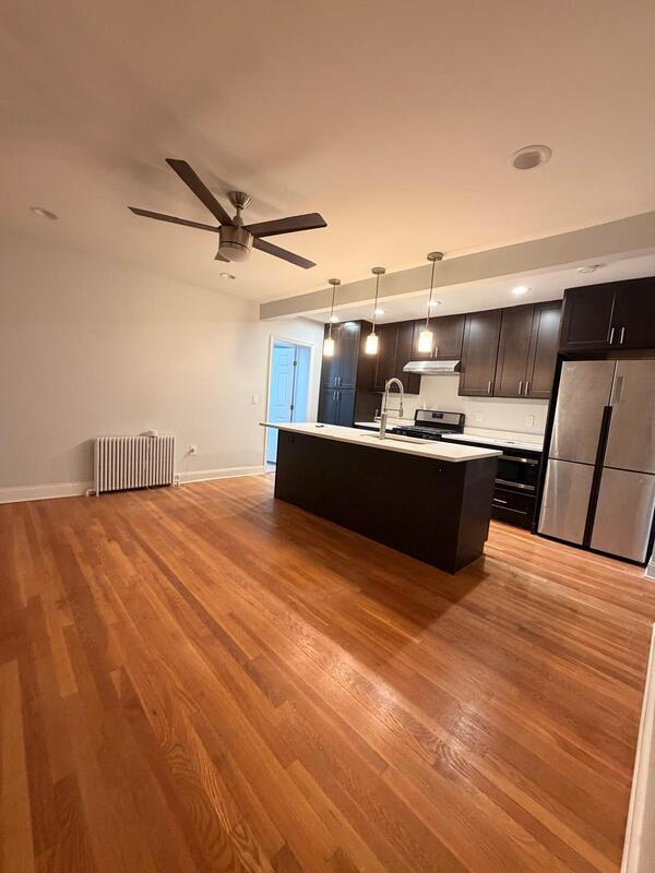 Building Photo - 1228 Raum St NE