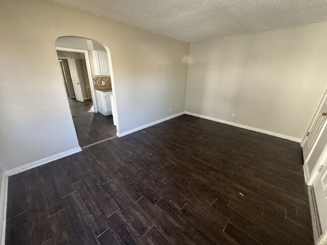 Foto del edificio - 2513 E 9th St N