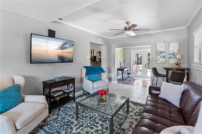 Foto del edificio - 3005 W Helen Ave