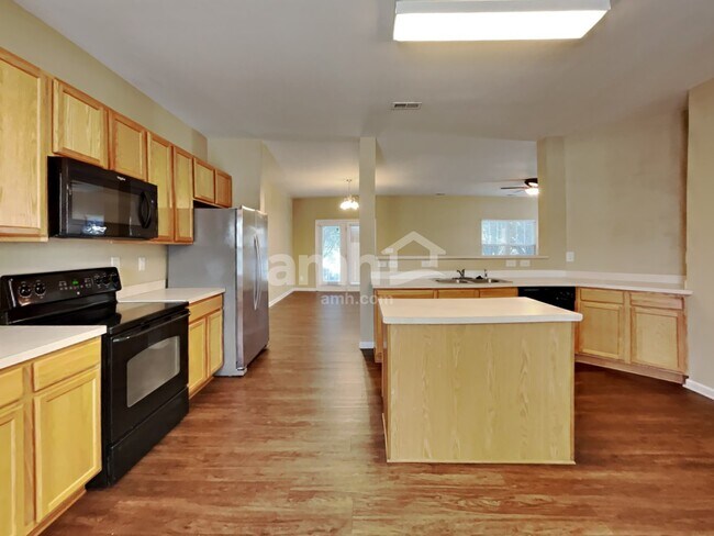 Building Photo - 10516 Meadow Crossing Ln
