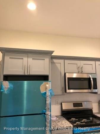 Foto principal - 932 S St Bernard St