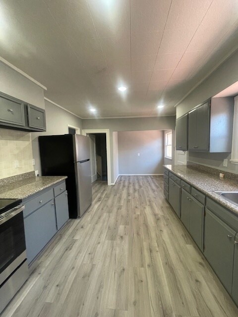 Foto del edificio - 2461 68th Ave