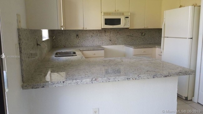 Foto del edificio - 2830 SE 16th Ave