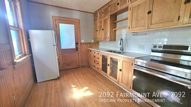 Building Photo - 2092 Fairmount Ave