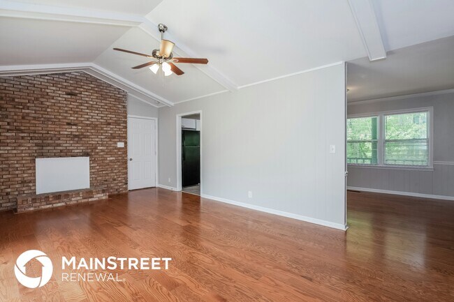 Foto del edificio - 2324 Pine Forest Dr