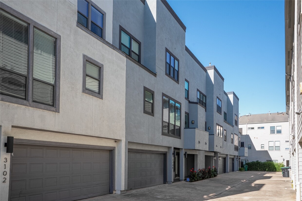 Primary Photo - 3104 Hamilton St