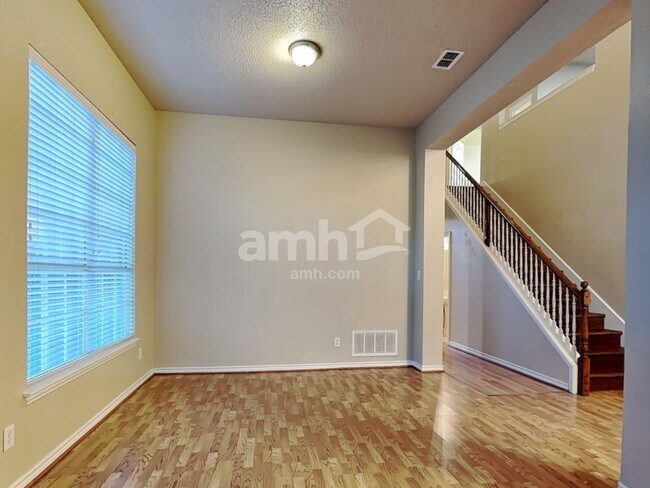 Foto del edificio - 2306 Valley Creek Dr